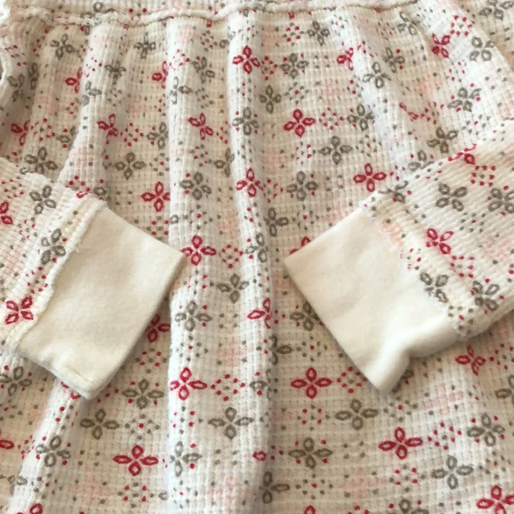 2007 Old Navy Babydoll Long Sleeve Top in Cream / Off White Size 18-24 months